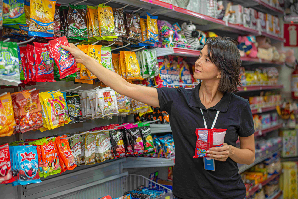 Gôndolas e equipamentos comerciais: transforme sua loja em um canal de revenda