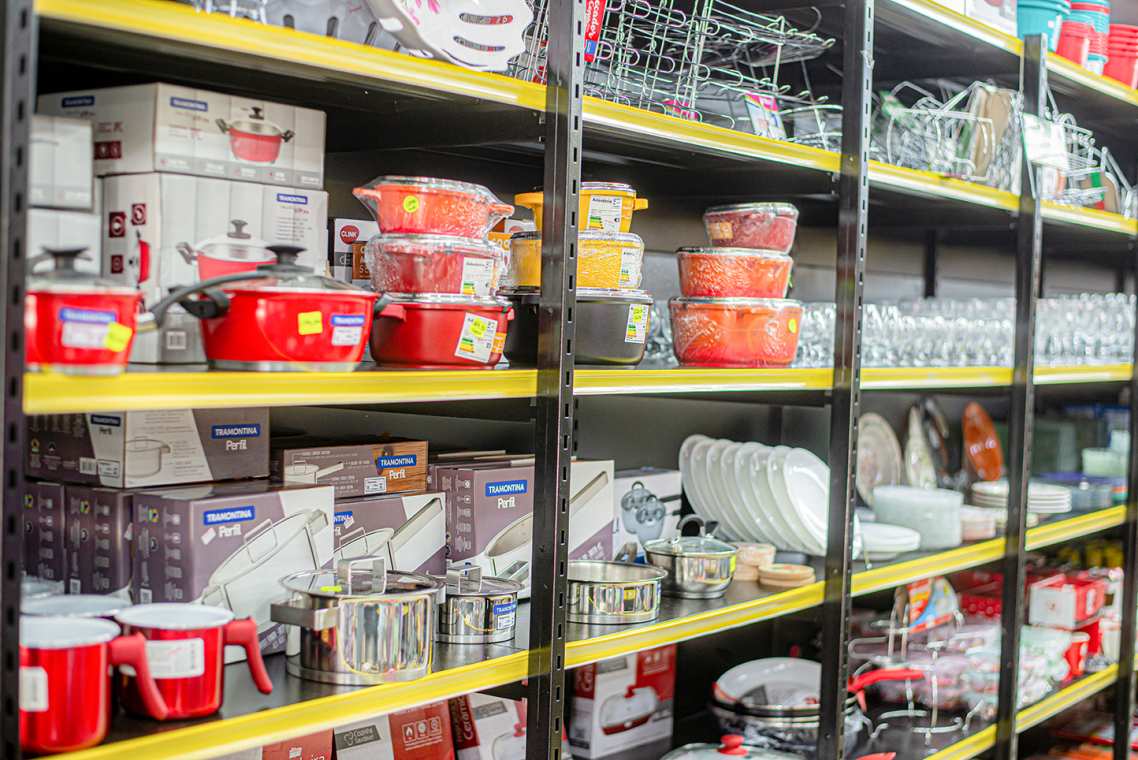 Armazenagem para loja de utilidades: como organizar um estoque pequeno com eficiência