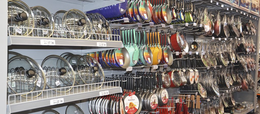 Prateleiras para Lojas de Utilidades